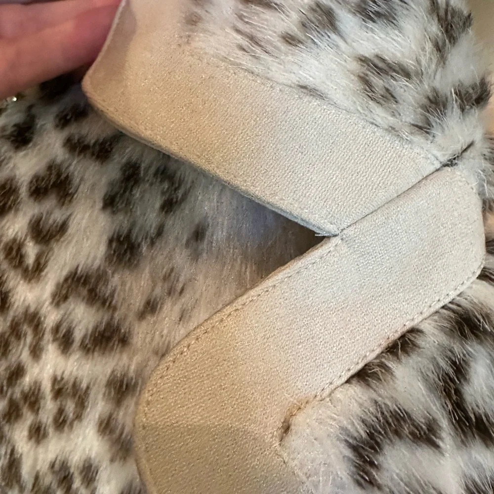 St. John Faux Fur Animal Print Coat - Picture 9 of 9